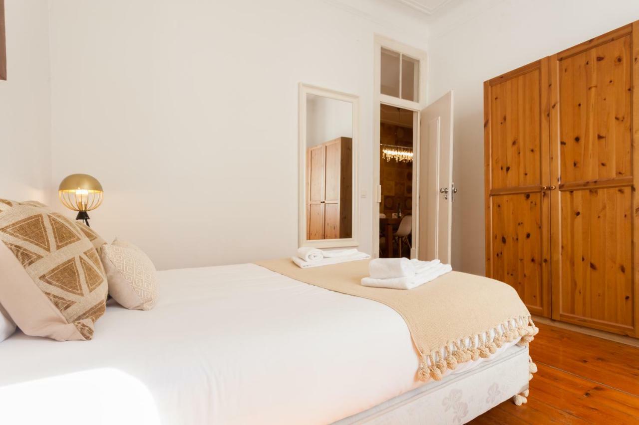 Tejo Vintage Three-Bedroom Apartment - By Lu Holidays Lisboa Exteriör bild